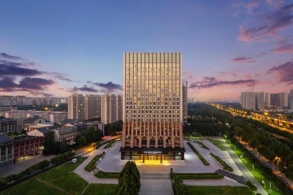 Days Hotel by Wyndham Zhengzhou Zhengdong New District, Rezervovat  Čeng-čou Henan