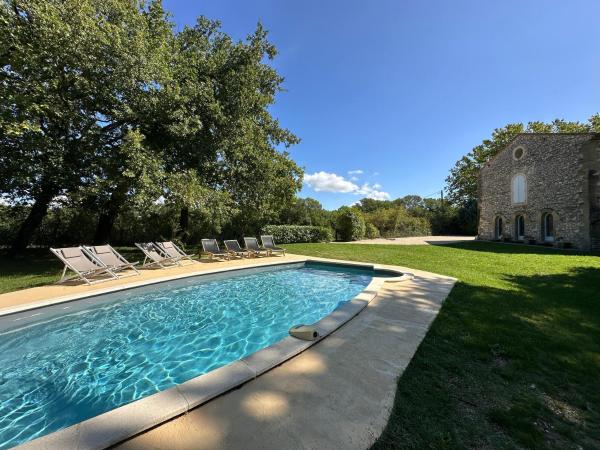 Villa des Cyprès - Charmante maison provençale - Jardin et piscine privés au cœur d un Domaine Viticole Château de Barbebelle Rognes - 10 personnes - Proche dAix-en Provence, Rezervovat  Hotely v Rognes s bazénem, Bazén