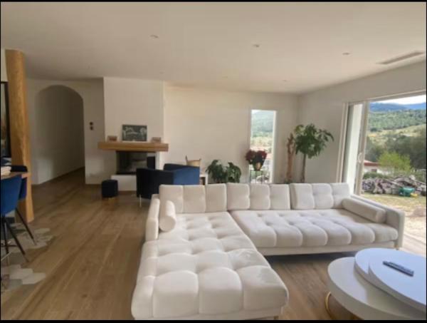 Villa 4 chambres à Castirla, Rezervovat  Korsika hotely s parkováním, Parkování