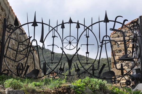 Mas Les Albas, Rezervovat  Felluns Corbières