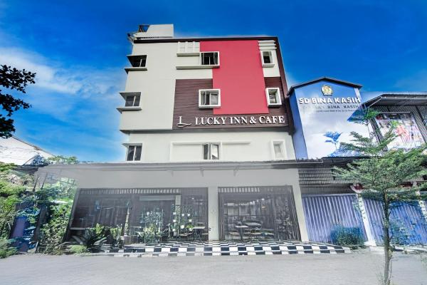 Hotel O Makassar near Mall Panakukang formerly Hotel Lucky Inn Makassar, Rezervovat  Hotely v Sulawesi s parkováním, Parkování