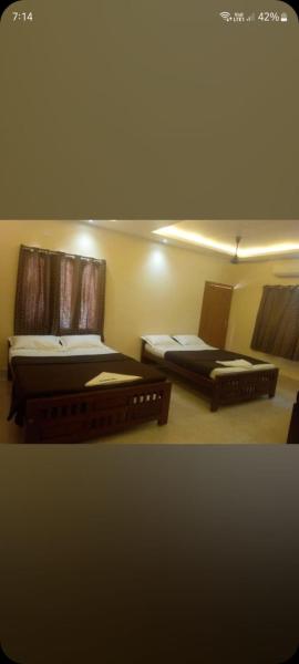Sri Kumaran Lodge & Hall, Rezervovat  Tiruchendur 