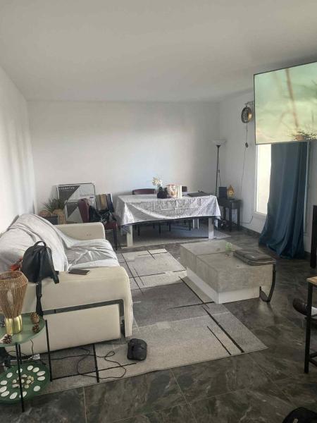 Bel et Spacieux appartement complétement refait à neuf, Rezervovat  Dugny Ile de France