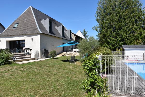 Chambres d\hôtes PANCHIEN, Rezervovat  Nouzilly hotely s bazénem, Bazén