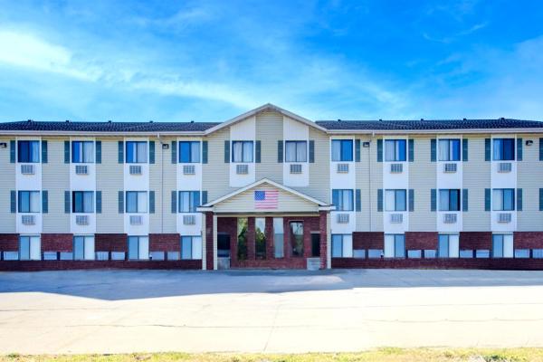 Capital O Amerihost Inn and Suites Kingdom City Hwy 54 MO, Rezervovat  Kingdom City Missouri