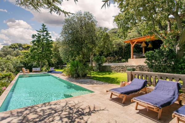 Villa sur Le Mont St Clair Sete, Rezervovat  Hotely v Étang de Thau s bazénem, Bazén