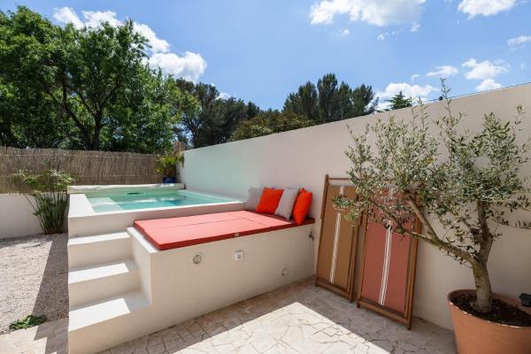 Villa Augustine - Maison classée 5 étoiles avec piscine à Aix en Provence, Rezervovat  Hotely v Carros s bazénem, Bazén