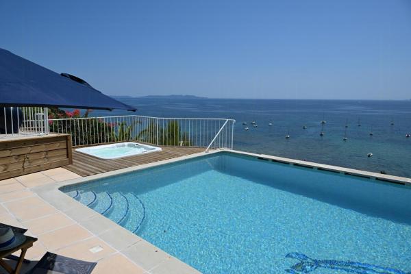 Seaside Villa With Panoramic Views In Les Îles D'or, Rezervovat  La Londe-les-Maures Var coast