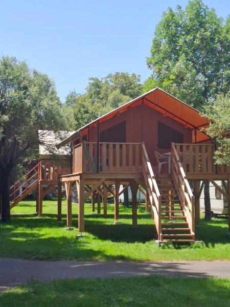 Camping Au Bord de Loire, Rezervovat  Centre hotely s parkováním, Parkování
