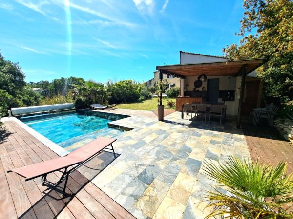 Villa avec piscine à Montolieu, Rezervovat  Montolieu hotely s bazénem, Bazén