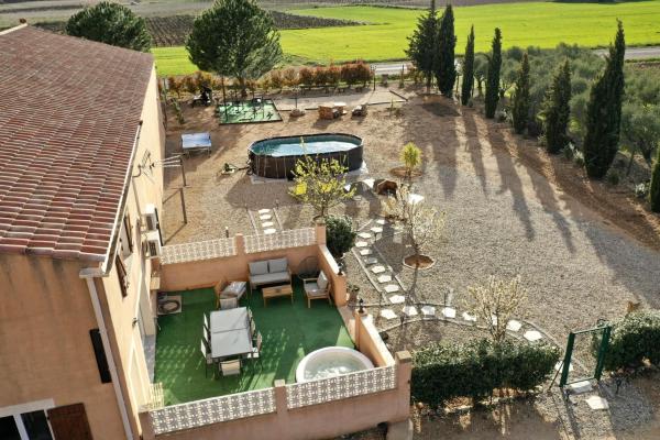 Villa vigneronne moderne piscine et jaccuzi, Rezervovat  Saint-Jean-de-Fos 