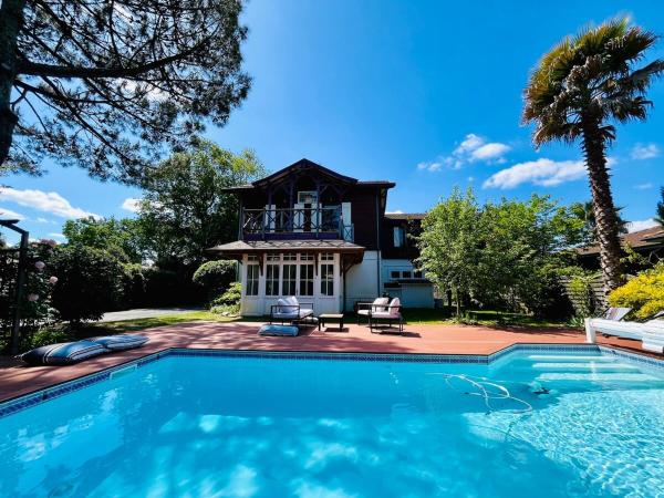 Villa Joli Bois, Rezervovat  Hotely v Foussolles s bazénem, Bazén