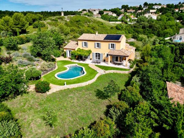 Villa Provençale avec Piscine à Aurons, Rezervovat  Hotely v Aurons s bazénem, Bazén