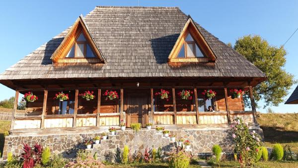 Casele de vacanta Luca & Vicentiu, Rezervovat Rekreační dům Hotely v Carpathians - Romania s parkováním, Parkování