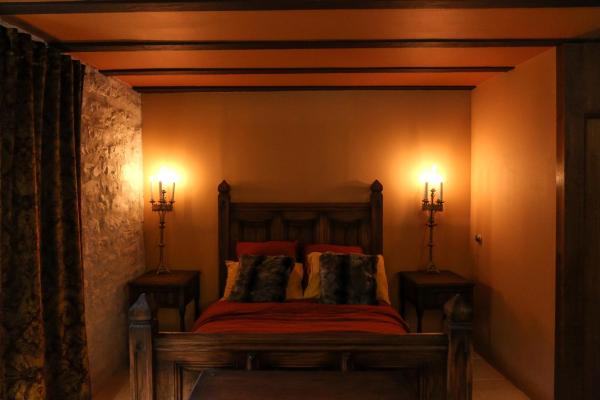 Chambre d\hôte médiévale, Rezervovat  Saint-Aoustrille 