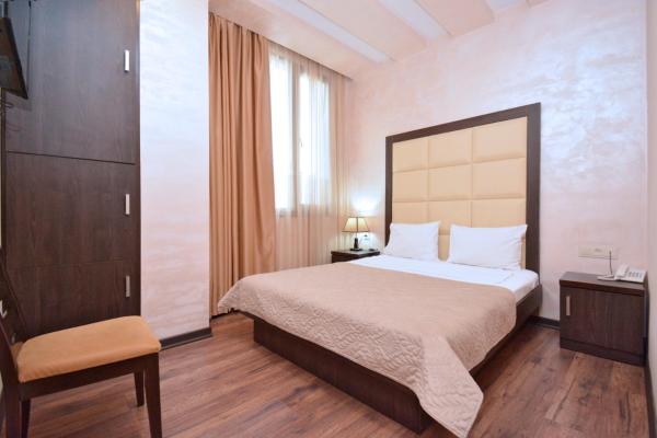 Partez Boutique Hotel, Rezervovat  Jerevan hotely s parkováním, Parkování