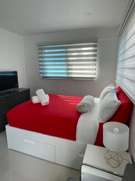 Studio close to airport, Rezervovat  Dania Beach Broward County