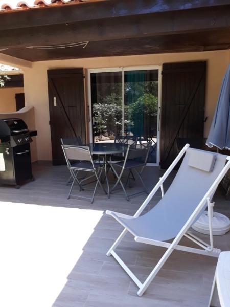 Villa Occhiatana, Santa Giulia, Rezervovat  Korsika hotely s parkováním, Parkování