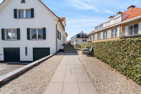 Villa Maria Villa aan zee met privé parking 8p, Rezervovat  Brussels hotely s parkováním, Parkování
