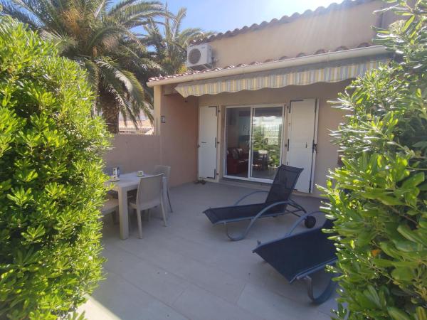 Villa 21, Cap Sauvage au village naturiste, Rezervovat  Cap d'Agde Hérault