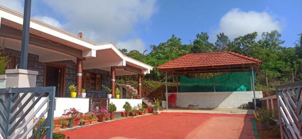 Coorg windyside couple stay, Rezervovat  Madikeri 