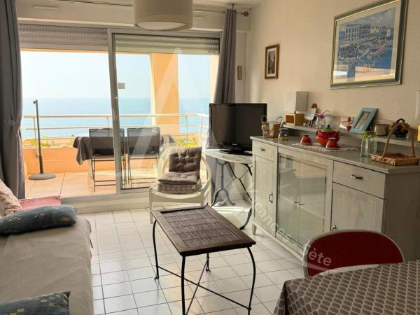 appartement 1 chambre vue dominante mer, Rezervovat  Hotely v Étang de Thau s bazénem, Bazén