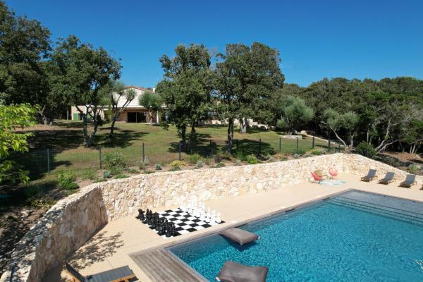 Villa Arbevhio, Rezervovat  Korsika hotely s bazénem, Bazén