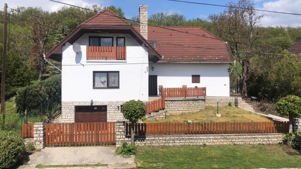 Balatoni Family House, Rezervovat  Hotely v Central Transdanubia s bazénem, Bazén