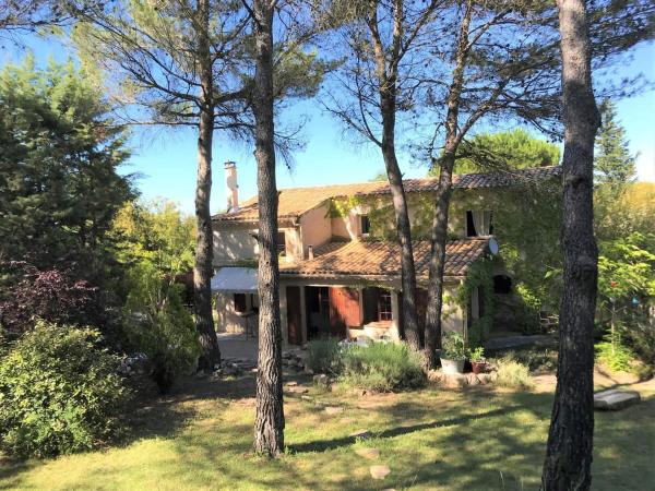 Casa-Amanda pinede piscine privée calme absolu, Rezervovat  Hotely v Mimet s bazénem, Bazén