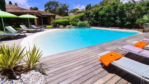 Villa Lucendiluna 10 personnes piscine 5 min plage en voiture, Rezervovat  Korsika hotely s bazénem, Bazén