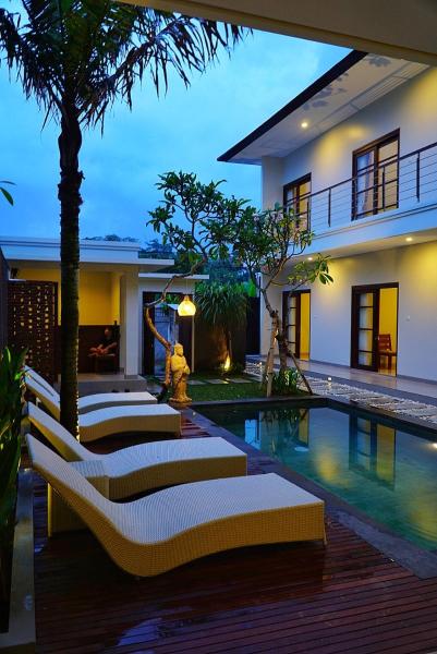 Puri Warung Villa & Guest House, Rezervovat  Badung hotely s bazénem, Bazén