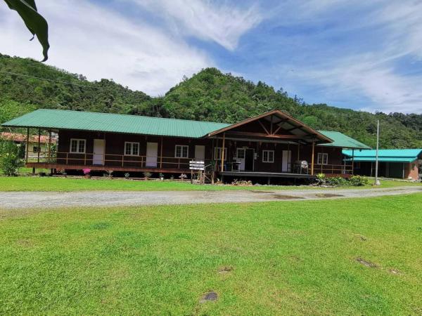 Tambatuon Homestead, Rezervovat  Sabah hotely s bazénem, Bazén