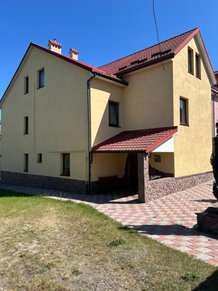 Oreste, Rezervovat  Bryukhovychi Lvov