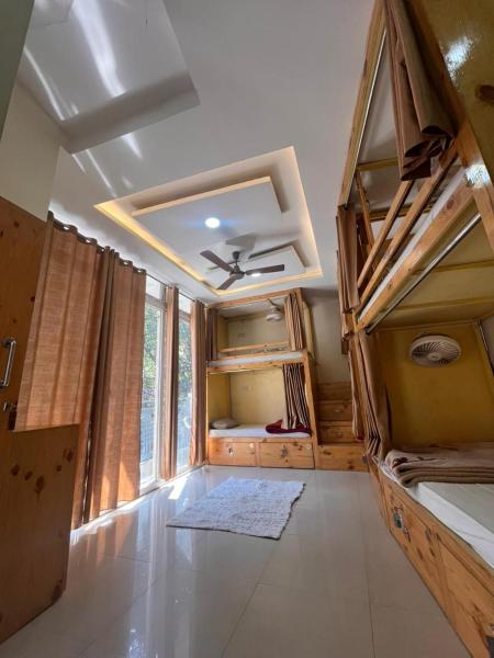 Solo Nari Backpackers Rishikesh, Rezervovat  Narendranagar Uttarakhand