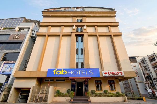 Hotel Raj Inn- Nr KIMS - Sunshine Hospitals Begumpet, Rezervovat  Hotely v Telangana s parkováním, Parkování