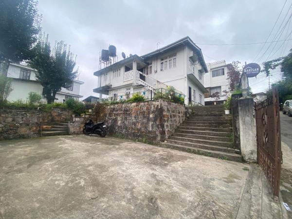 A Villa, Rezervovat  Meghalaya hotely s parkováním, Parkování