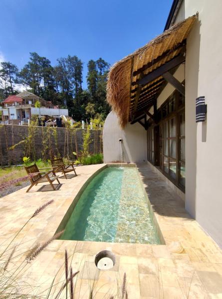 Lotus by Suasana Villa, Rezervovat  Sarangan East Java