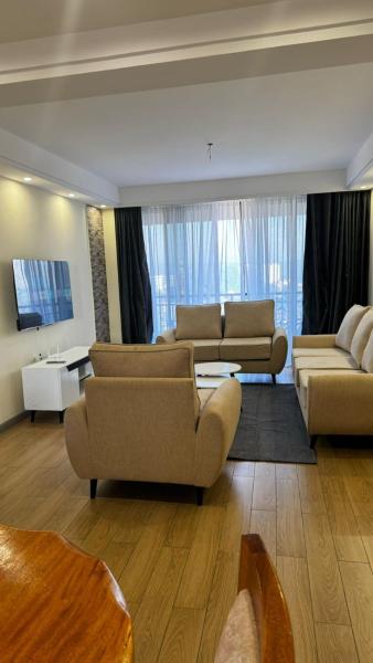 stunning two bedroom apartment with ample parking space swimming pool fully equipped gym and relaxing rooftop with city views, Rezervovat Apartmán Nairobi Nairobi