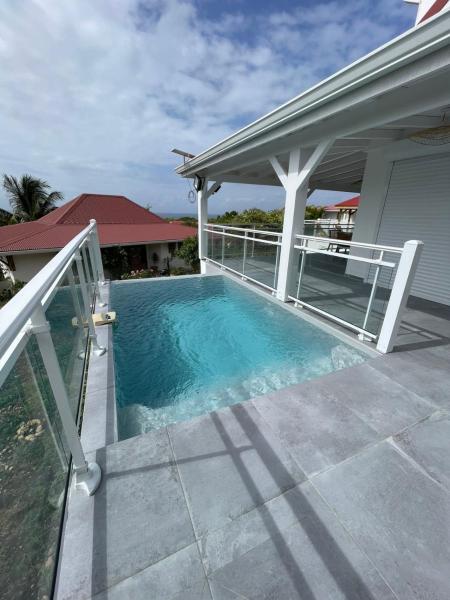 Villa Bel' Horizon T2, Rezervovat  Hotely v Bielle s bazénem, Bazén