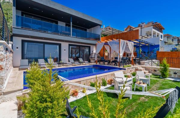 Kalkan'da Deniz Manzaralı Lüks Tatil Villası, Rezervovat  Mediterranean Region Turkey hotely s parkováním, Parkování