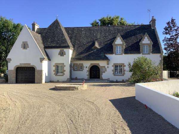 Superbe Villa Néo Bretonne avec Piscine & Plage, Rezervovat   