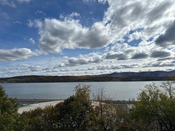 Hudson Valley Top Getaway with a River View, Rezervovat  Newburgh Hudson Valley