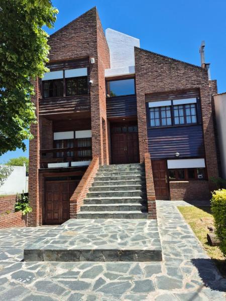 Casa con parque, 4 habitaciones, zona Villa Victoria Ocampo, Rezervovat  Mar del Plata 