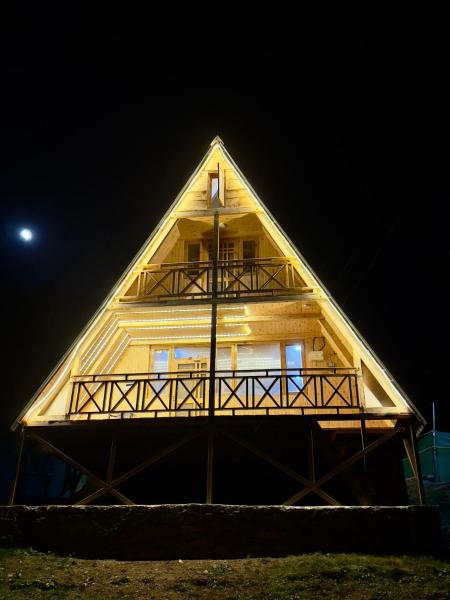 Crystal peak cottage, Rezervovat  Naggar 