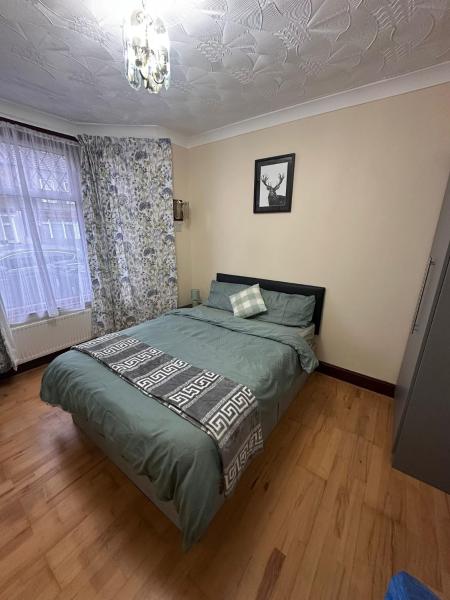 Double & Single rooms in Southall, Rezervovat  Southall Middlesex
