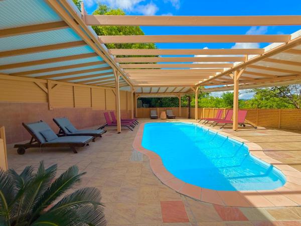 Villa Case Bourbon Piscine, Fitness et Jeux, Rezervovat  Le Marin hotely s bazénem, Bazén