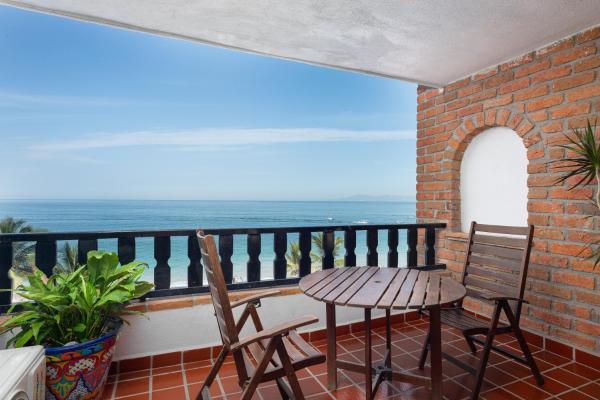 2BR Oceanside Resort Condo Pool & Private Beach, Rezervovat  Puerto Vallarta Jalisco