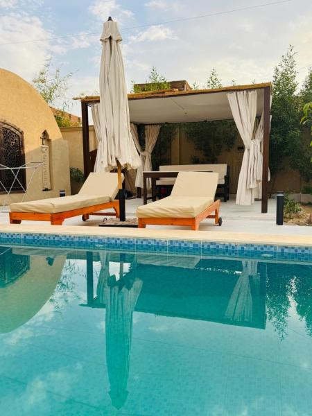 Lovely Private Villa, Rezervovat  Luxor hotely s bazénem, Bazén