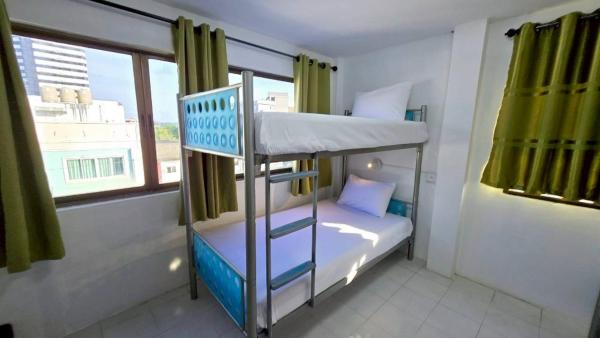 MT Friend Hostel Phuket Town, Rezervovat  Mueang Phuket
