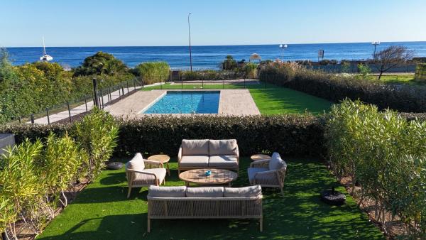 Villa Saphir - Sea view, beach access and pool, Rezervovat  Sainte-Maxime Mimosa Road